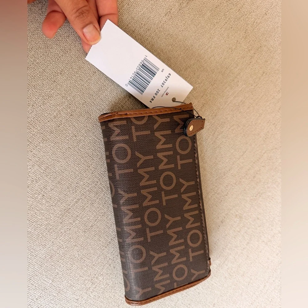 Tommy Hilfiger Brown Logo Zip-Around Continental Wallet